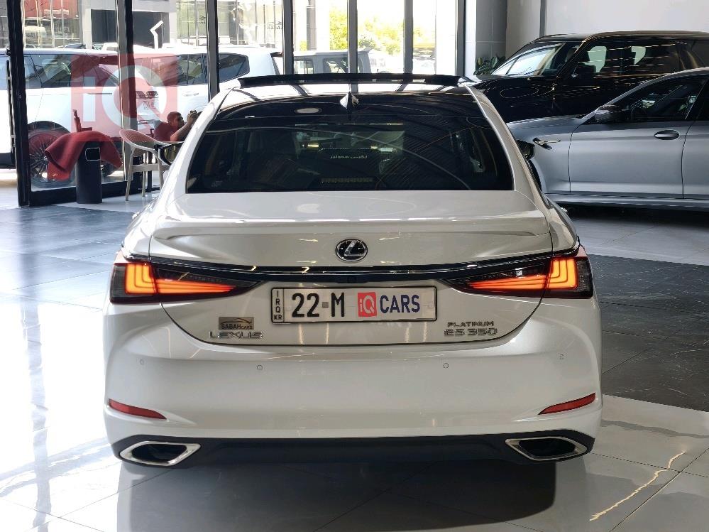 Lexus ES